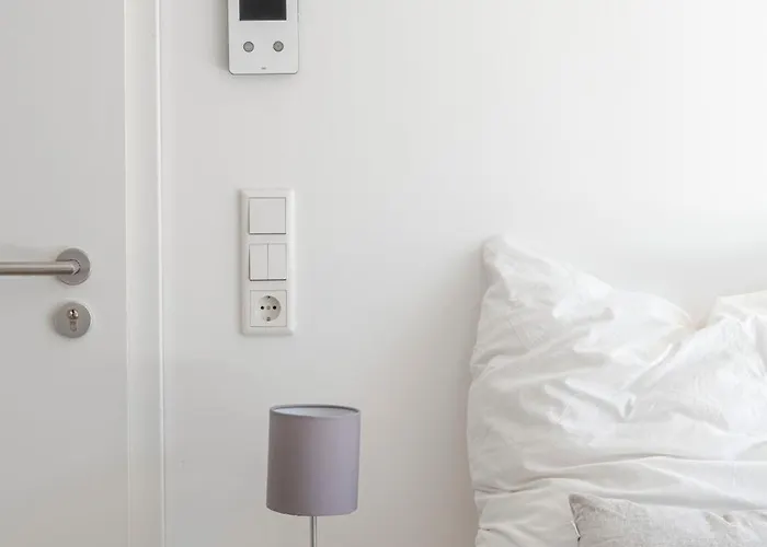 Spacestays Bunker Sweet Messe Wi-fi Tv 公寓