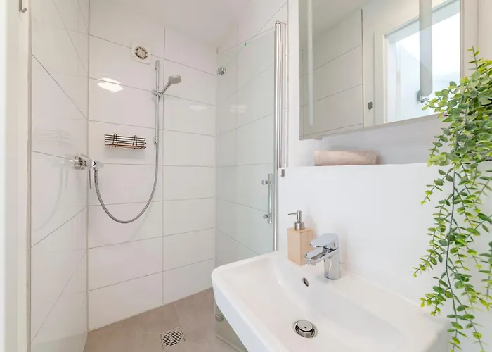 Spacestays Bunker Sweet Messe Wi-fi Tv Apartman *